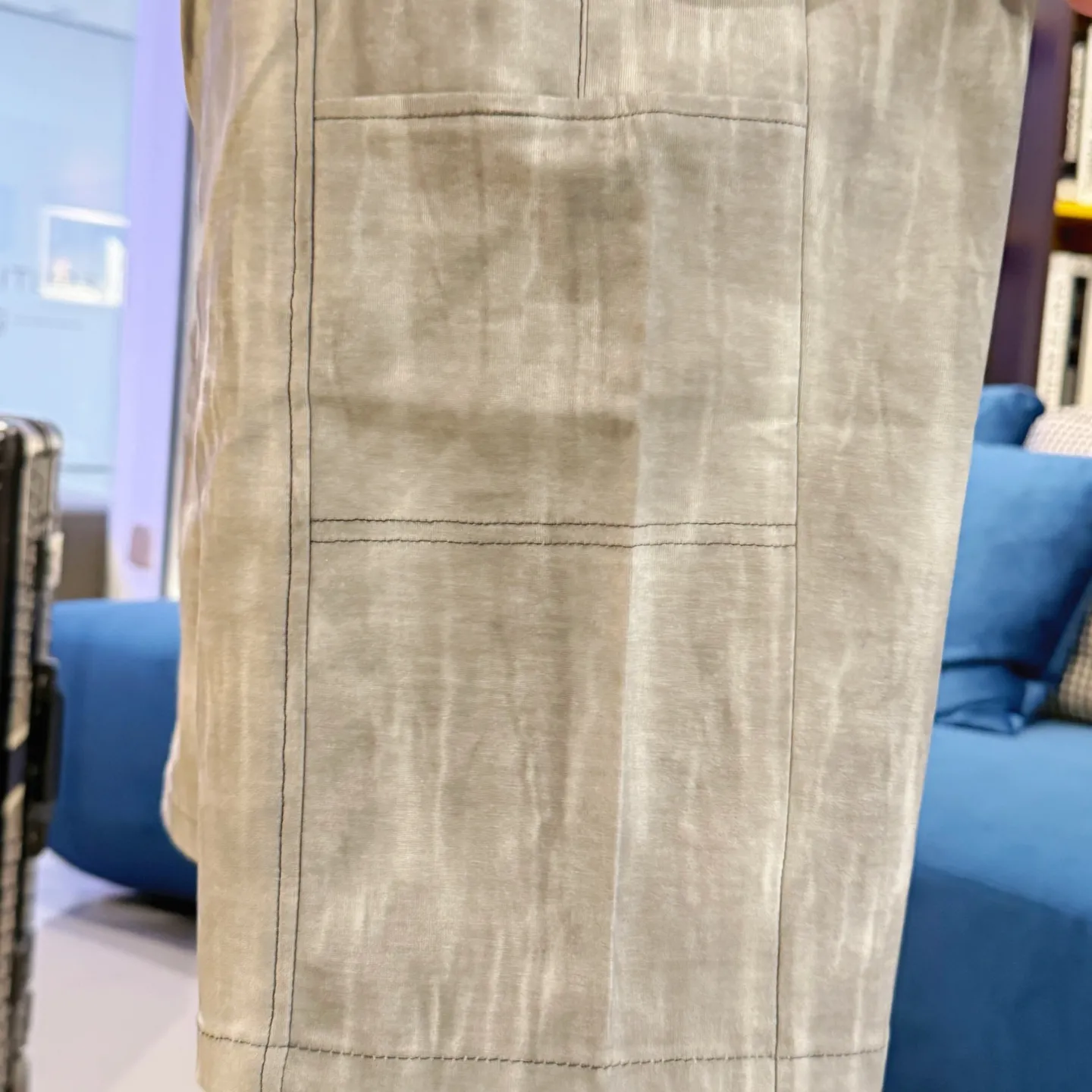 Balenciaga's three-standard complete 2026 summer New Arrival men's casual shorts, advanced custom-made Breathable fabric, Breathable fabric, extremely stretchy and comfortable, impeccable details, top-grade accessories, original logo design concept, delicate and soft feel! The upper body fit is awesome! Size: M-XXXL Please state your height and weight when ordering